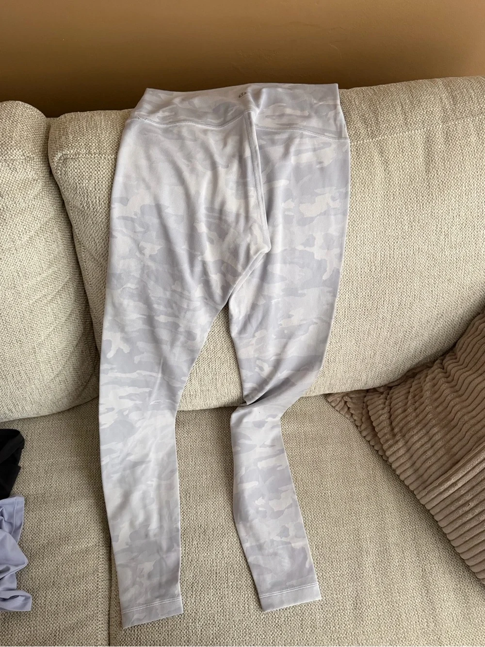 Lululemon women White Camo Active Leggings